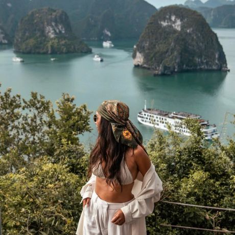 Review du thuyền Indochine Premium – Trải nghiệm sang trọng giữa kỳ quan Vịnh Hạ Long