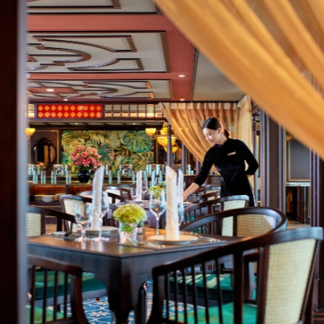 Ẩm thực trên du thuyền: Tinh hoa Đông - Tây